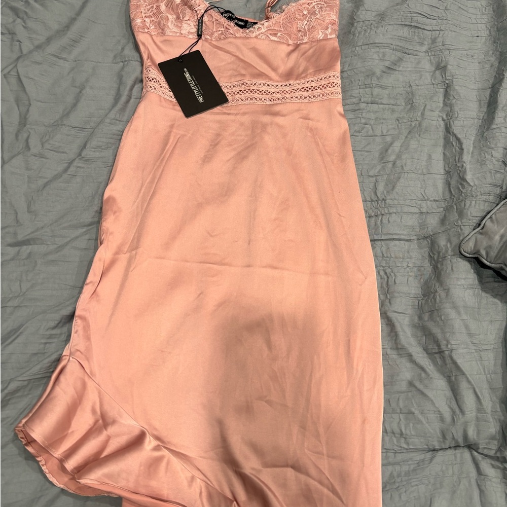 Pretty little thing dress - Picture 2 of 5